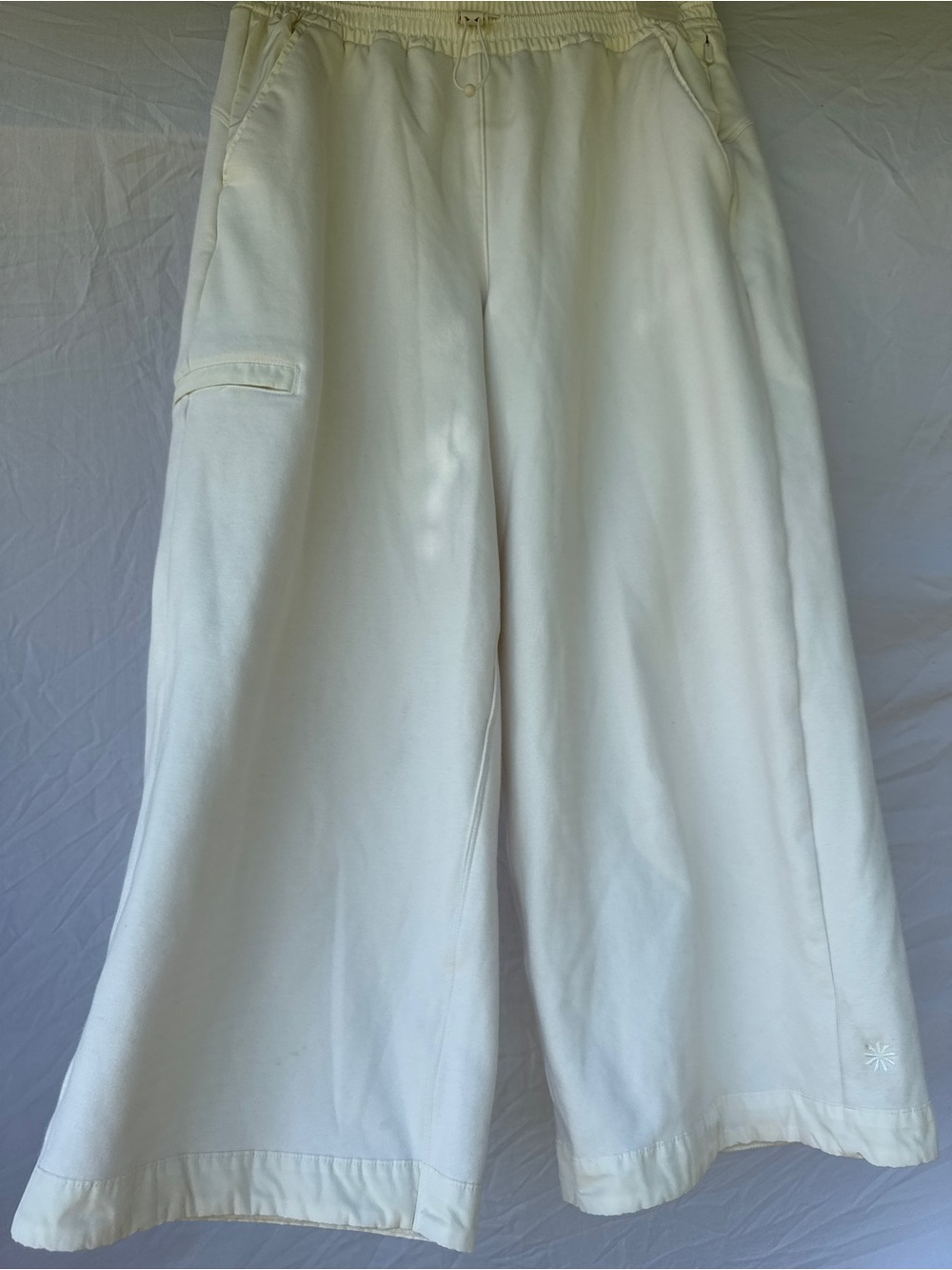 Cream Wide Leg Crop Fleece Bungee Toggle Cargo Sweatpants Lounge Athleta S - Picture 8 of 11